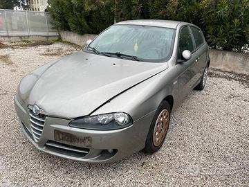 Ricambi usati per Alfa 147 1.6 TS del 2006
