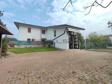 CAVARZERE - Villa bifamiliare in loc. Piantazza -