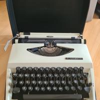 Macchina da scrivere portatile triumph tippa