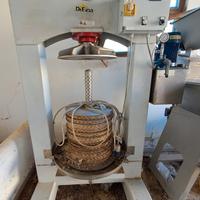 Impianto oleario con pressa 