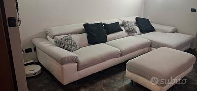 divano con pouf contenitore 