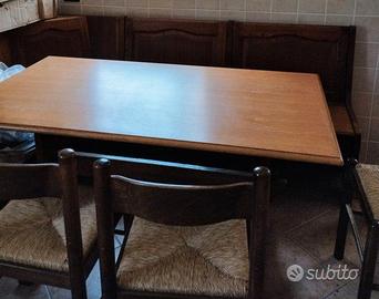 Cassapanca e tavolo in legno massiccio