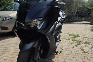 TMAX 560