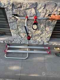 Portabici per garage camper