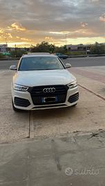 Audi q3 s-Line 184 cv