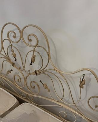 Letto in ferro con reti