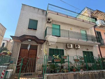 5 LOCALI A NAPOLI