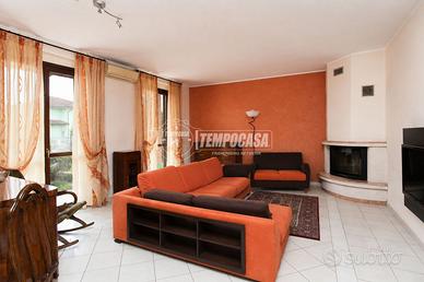 VILLA INDIPENDENTE CON GIARDINO !!!