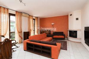 VILLA INDIPENDENTE CON GIARDINO !!!