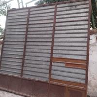 Portone zingato con guide scorrevoli