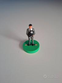 Subbuteo - Fotografo in abito grigio