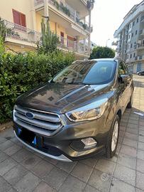 Ford Kuga 1.6 grigia