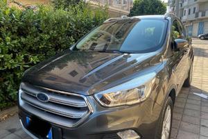 Ford Kuga 1.6 grigia