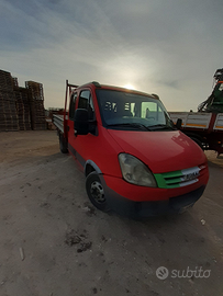 Furgone iveco cassone ribaltabile 7 posti