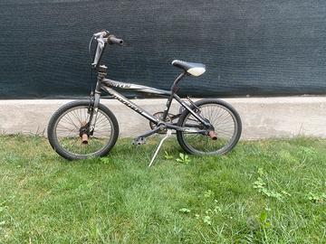 BMX MONTANA BOOM