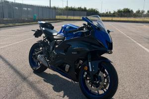 Yamaha r7 a2
