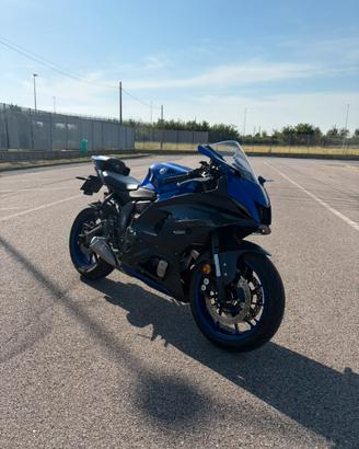 Yamaha r7 a2