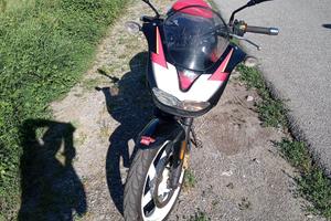 Moto Aprilia Tuono