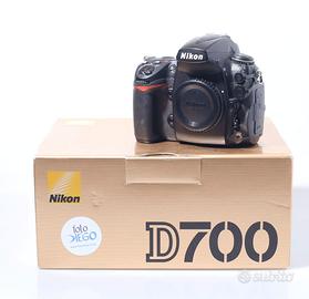 FOTOCAMERA DIGITALE REFLEX F.F. NIKON D700. CORPO.