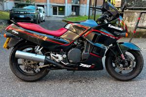 Kawasaki GPX 750 R Ninja 1987 storica completa