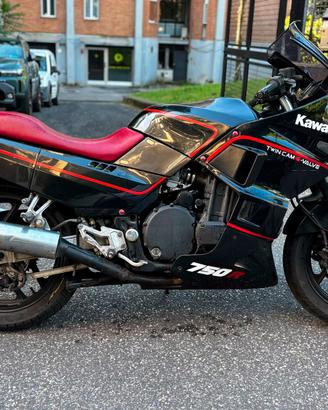 Kawasaki GPX 750 R Ninja 1987 storica completa