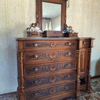 Antico comò in noce con specchiera e piano in marm