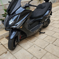 Kymco nero e blu metallizzato