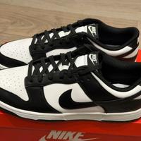 Nike Dunk "Black" Taglia 42 – Nuove con Scatola