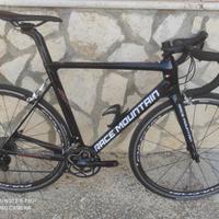 bici da corsa Race Mountain in carbonio 