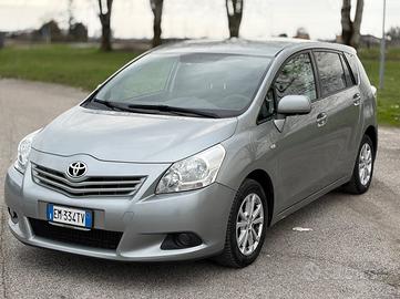 Toyota Verso 2.0 diesel 2012 7 posti Gancio Traino