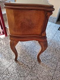 Coppia di comodini stile barocco