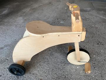Triciclo in legno