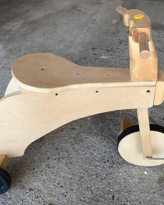 Triciclo in legno