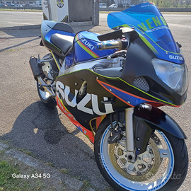 Suzuki gsrx (600)
