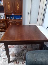 Tavolo in legno apribile