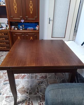 Tavolo in legno apribile