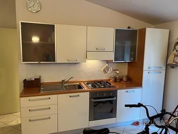 Cucina Lineare Completa di elettrodomestici