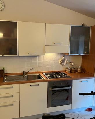 Cucina Lineare Completa di elettrodomestici