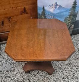 Tavolino di cortesia 