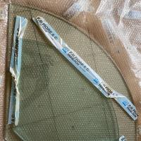 Mensole angolari di vetro