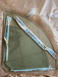 Mensole angolari di vetro