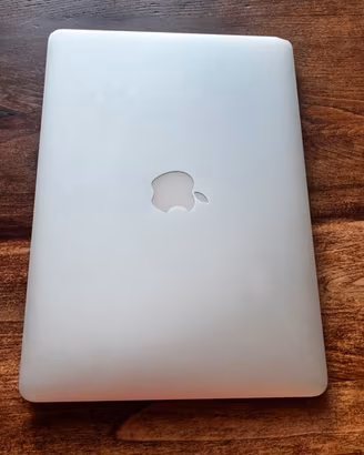 MacBook Air 13" A1466 – 4 GB RAM – 128 GB