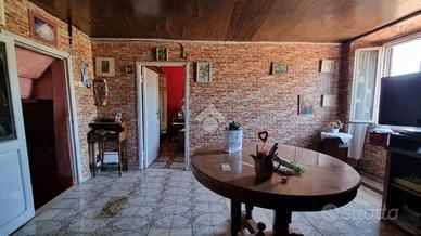 2 LOCALI A SEGNI
