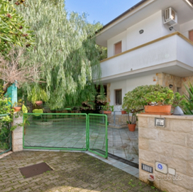 Pregevole villa mare indip. (trattabile in loco)
