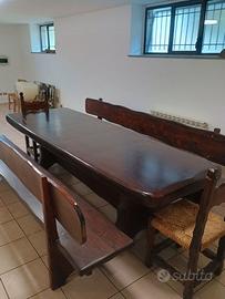 Tavolo in legno massello