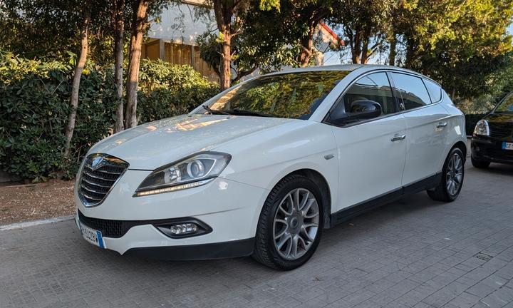 Lancia delta 1.4T-jet- gpl-2012