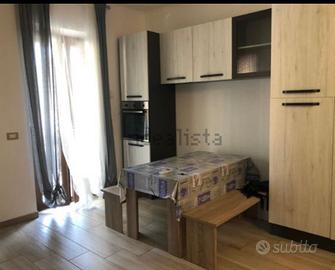 Attico bilocale con box adiacente stazione Ottavia