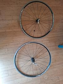 Coppia ruote corsa Shimano WH-R550
