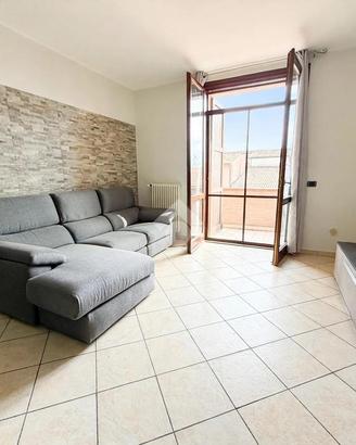 3 LOCALI A CASTELNOVO DI SOTTO