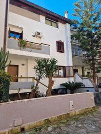 Villa a schiera con terrazzo e taverna